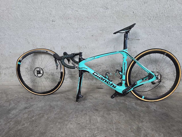 Bianchi - oltre - xr3 - racefiets 2363 - afbeelding 1 van  13