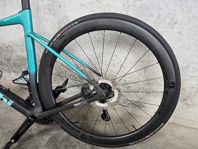 Bianchi - specialissma - pro ult di2p - racefiets - afbeelding 13 van  13