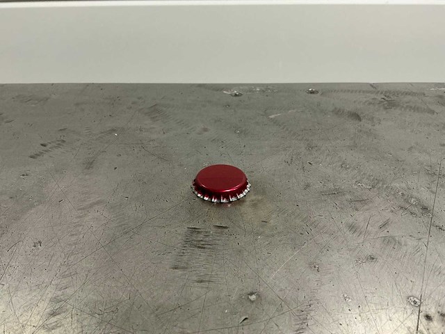 Bier dop pink/silver 26mm (10500x) - afbeelding 1 van  5