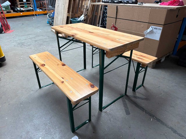 Bier tafel met bankjes (78x110x50) - afbeelding 2 van  4