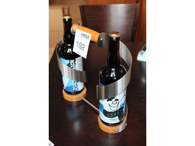 Bierdrager met 2 flessen speciaal bier dutch bargain scotch ale joly and happy 0,75l. - afbeelding 2 van  2