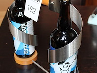 Bierdrager met 2 flessen speciaal bier dutch bargain scotch ale joly and happy 0,75l. - afbeelding 2 van  2