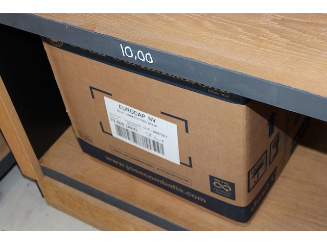 Bierflesdoppen/ kroonkurken in vijf dozen en zak in diverse kleuren. - afbeelding 4 van  4