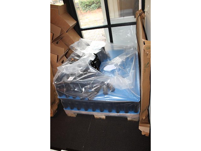 Bierflessen 33 cl op aangebroken pallet. ruim 250 flessen. - afbeelding 2 van  3