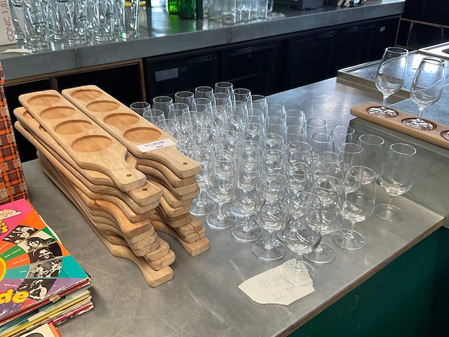 Bierglas op serveerplank - afbeelding 4 van  5