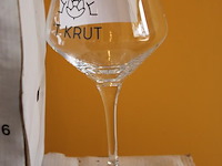 Bierglazen ayano craft in 11 dozen, glazen zijn voorzien van 't krut, let op dozen slecht, 66 glazen. - afbeelding 3 van  3