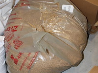 Biergrondstoffen op pallet w.o. invertsuc, chocolade mout, 2 zakken caramel mout, mroost 900 md en maltodex... - afbeelding 5 van  5