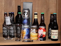 Bierpakket bestaande uit 14 speciaal bieren, 2 glazen en opener. - afbeelding 1 van  2