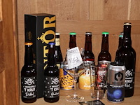 Bierpakket bestaande uit 14 speciaal bieren, 2 glazen en opener. - afbeelding 1 van  2