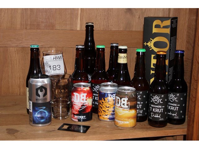 Bierpakket bestaande uit 14 speciaal bieren, 2 glazen en opener. - afbeelding 1 van  2