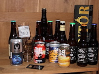 Bierpakket bestaande uit 14 speciaal bieren, 2 glazen en opener. - afbeelding 1 van  2