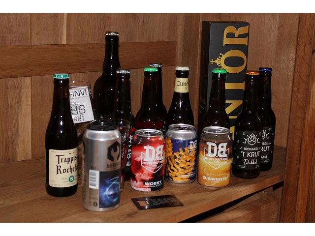 Bierpakket bestaande uit 14 speciaal bieren, 2 glazen en opener. - afbeelding 2 van  2