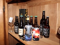 Bierpakket bestaande uit 14 speciaal bieren, 2 glazen en opener. - afbeelding 2 van  2