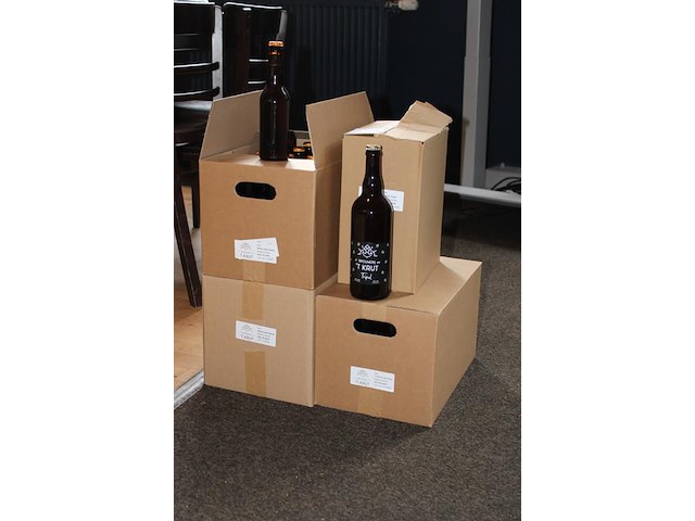 Bierpakket bestaande uit 24 flessen dubbel bier, 24 flessen fresh hop, 24 flessen blond bier en 6 grote fle... - afbeelding 2 van  4