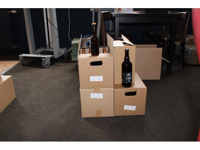 Bierpakket bestaande uit 24 flessen dubbel bier, 24 flessen fresh hop, 24 flessen blond bier en 6 grote fle... - afbeelding 1 van  4