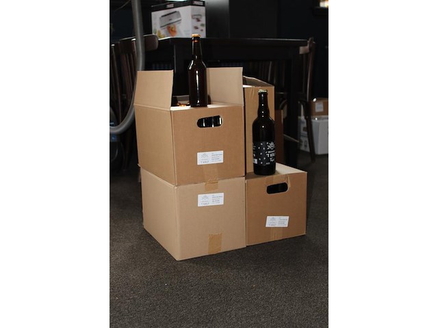Bierpakket bestaande uit 24 flessen dubbel bier, 24 flessen fresh hop, 24 flessen blond bier en 6 grote fle... - afbeelding 2 van  4