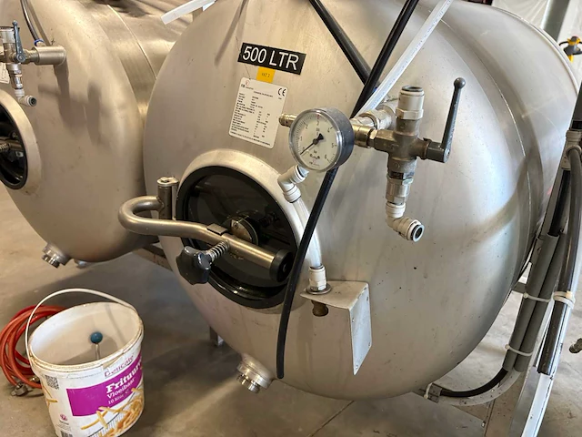 Biertank, koeler en vacuumpomp - afbeelding 15 van  15
