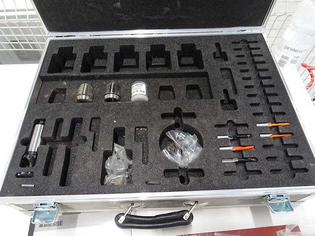 Biesse - 2010 - skill 300 k3 - cnc-bewerkingscentrum - afbeelding 17 van  26