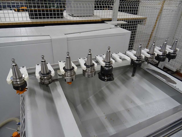 Biesse - 2010 - skill 300 k3 - cnc-bewerkingscentrum - afbeelding 24 van  26