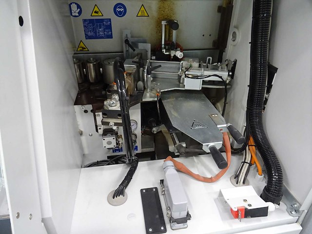 Biesse - 2019 - akron 1330a - kantaanlijmmachine - afbeelding 13 van  17