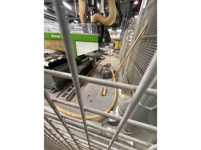 Biesse rover c3 cnc-freesmachine met becker vacuumpomp en console-tafel met pods - afbeelding 9 van  13