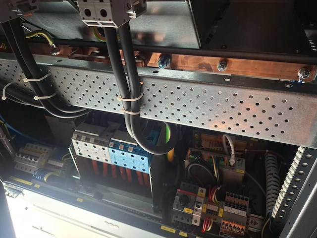 Big ass - 2024 - 510kw-800kwh - energieopslagsysteem - afbeelding 7 van  16