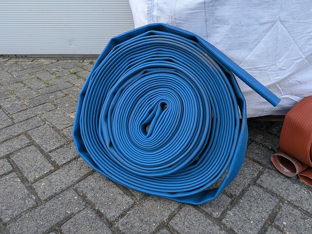 Big bag met partij diverse brandweerslangen - afbeelding 4 van  6