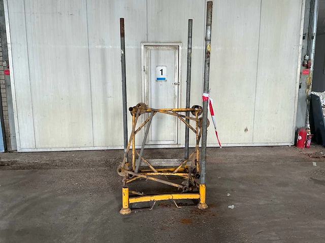 Big bag vulstelling met 3 staanders – 1000 × 1000 × 2300 mm - afbeelding 2 van  5