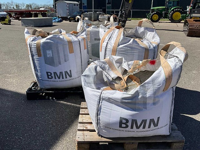 Bigbag gravel (4x) - afbeelding 1 van  2
