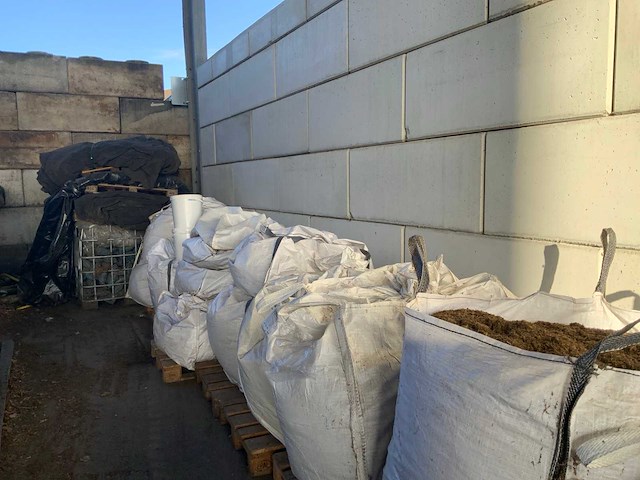 Bigbags met grondstoffen - afbeelding 3 van  6