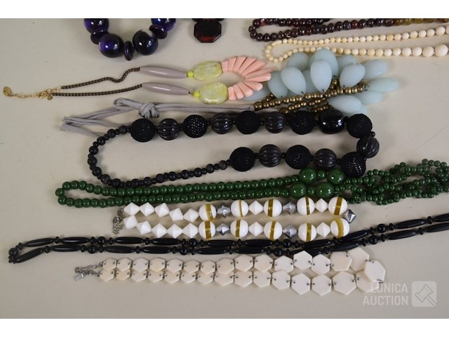 Bijouterie - afbeelding 2 van  5