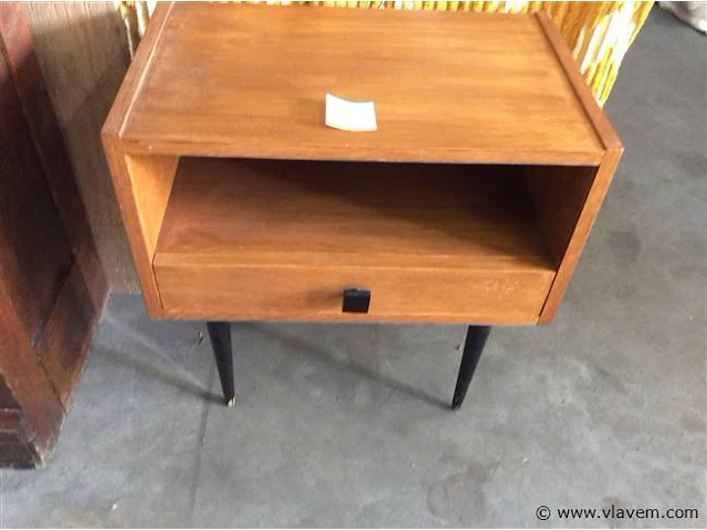 Bijzetkastje vintage - afbeelding 1 van  3