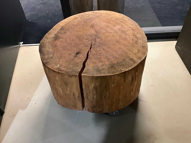 Bijzettafel - boomstam - afbeelding 2 van  5