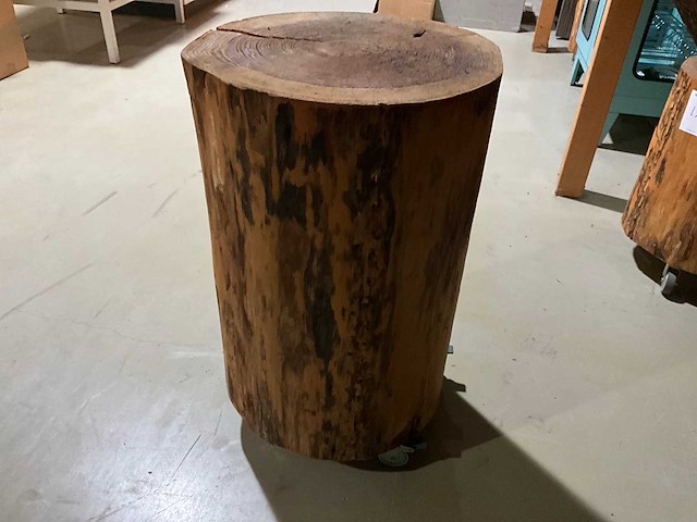 Bijzettafel - boomstam - afbeelding 2 van  5