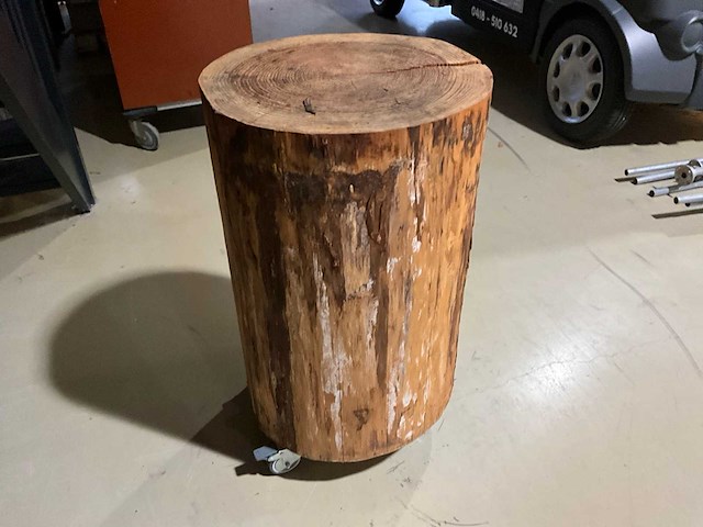 Bijzettafel - boomstam - afbeelding 3 van  5