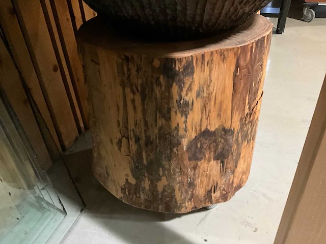 Bijzettafel - boomstam - afbeelding 2 van  4