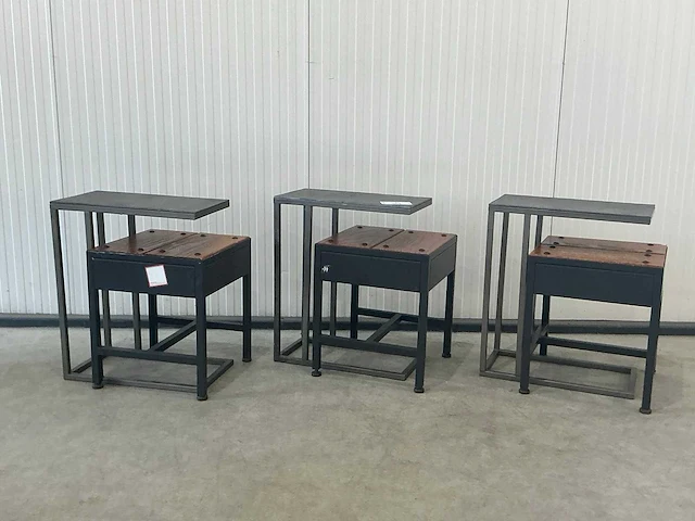 Bijzettafel (3x) - afbeelding 1 van  5