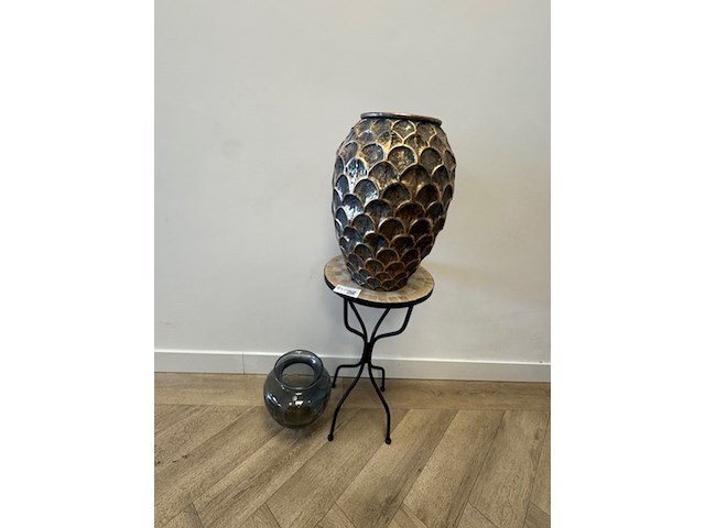 Bijzettafel met 2x vaas - afbeelding 1 van  3