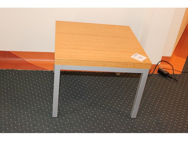 Bijzettafel met bamboelook blad. afmeting 52 x 52 x 41 cm. - afbeelding 2 van  2