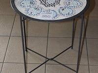 Bijzettafel met doorsnede 46 cm en hoogte 52 cm. - afbeelding 2 van  2