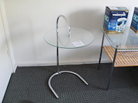 Bijzettafel met glazen blad. doorsnede 40 cm. - afbeelding 1 van  2