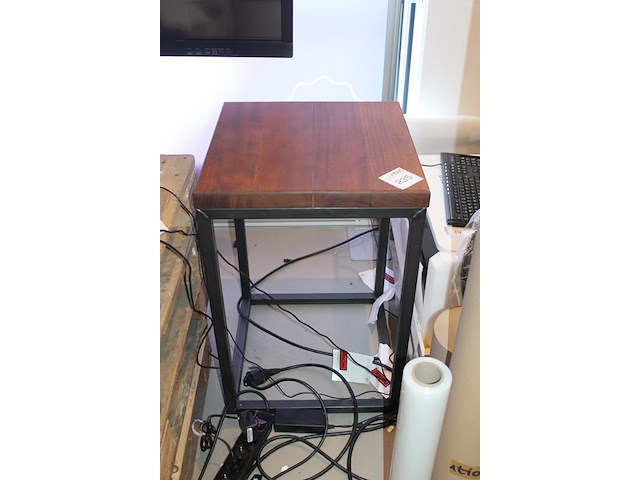 Bijzettafel met houten blad. afmeting 50 x 50 x 75 cm. - afbeelding 2 van  2