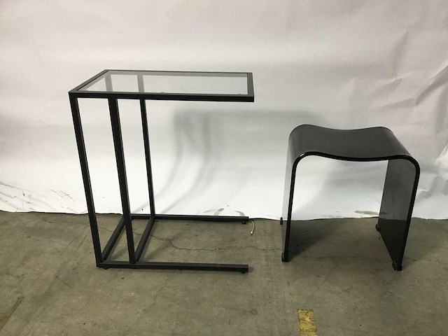 Bijzettafel met kruk - afbeelding 1 van  6