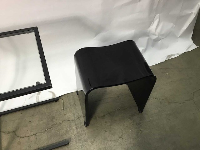 Bijzettafel met kruk - afbeelding 5 van  6