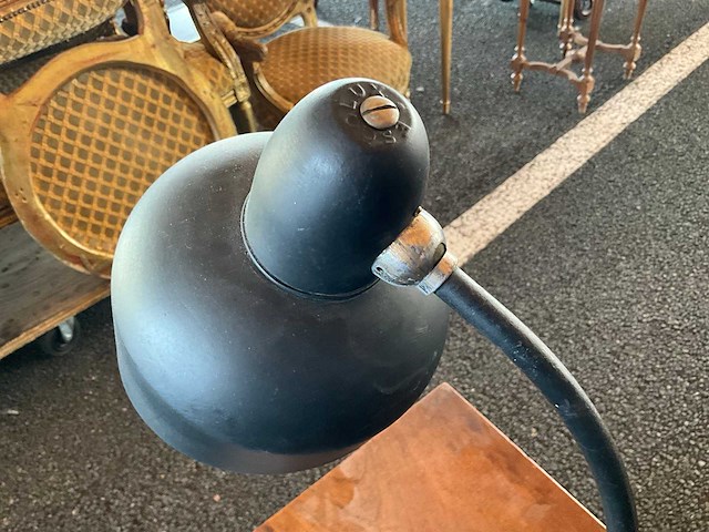 Bijzettafel met lamp - afbeelding 4 van  4