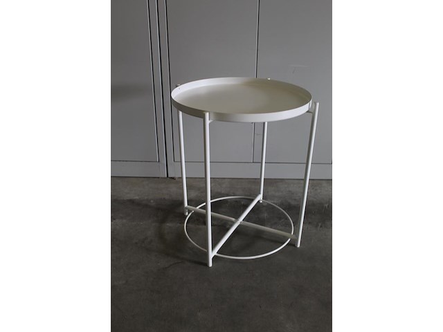 Bijzettafel rond 42x52 cm wit metaal met afneem dienblad. afmeting 47,5 cm en hoogte 53 cm - afbeelding 2 van  3