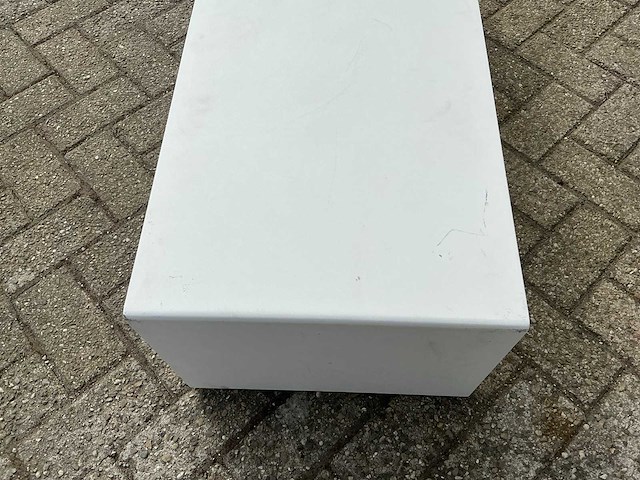 Bijzettafel - afbeelding 1 van  1