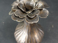 Bijzonder bloemgevormde aardewerk vaas - afbeelding 3 van  5