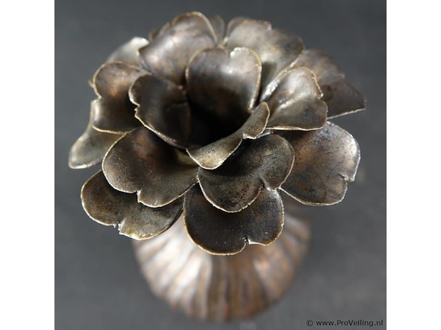 Bijzonder bloemgevormde aardewerk vaas - afbeelding 4 van  5