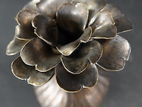 Bijzonder bloemgevormde aardewerk vaas - afbeelding 4 van  5